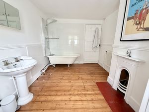 Photo 23- click for photo gallery